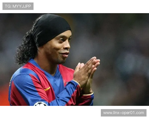 罗纳尔迪尼奥牛尾巴绝技背后的艺术与足球灵魂传奇魅力与时代印记 - 副本 - 副本 - 副本 (2) - 副本